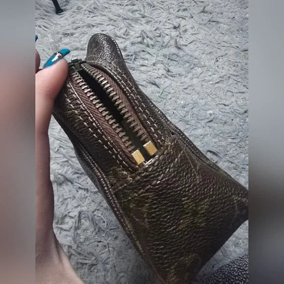 Louis Vuitton Brown Signiture Mono 23 Trousse Toiletry Bag (EUC)(COA)✨️🖤✨️ - Picture 7 of 16